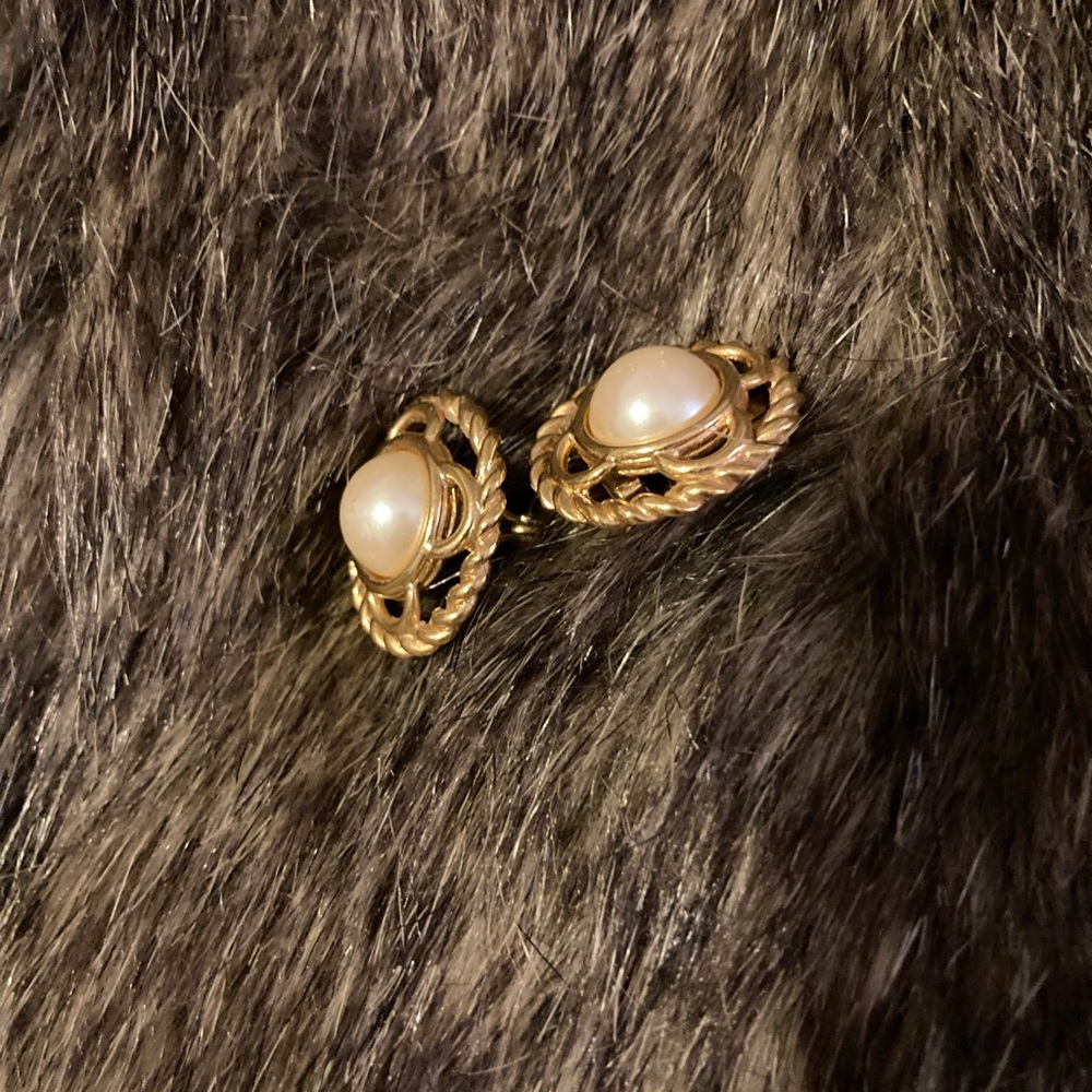 Monet clip earrings gold and pearl